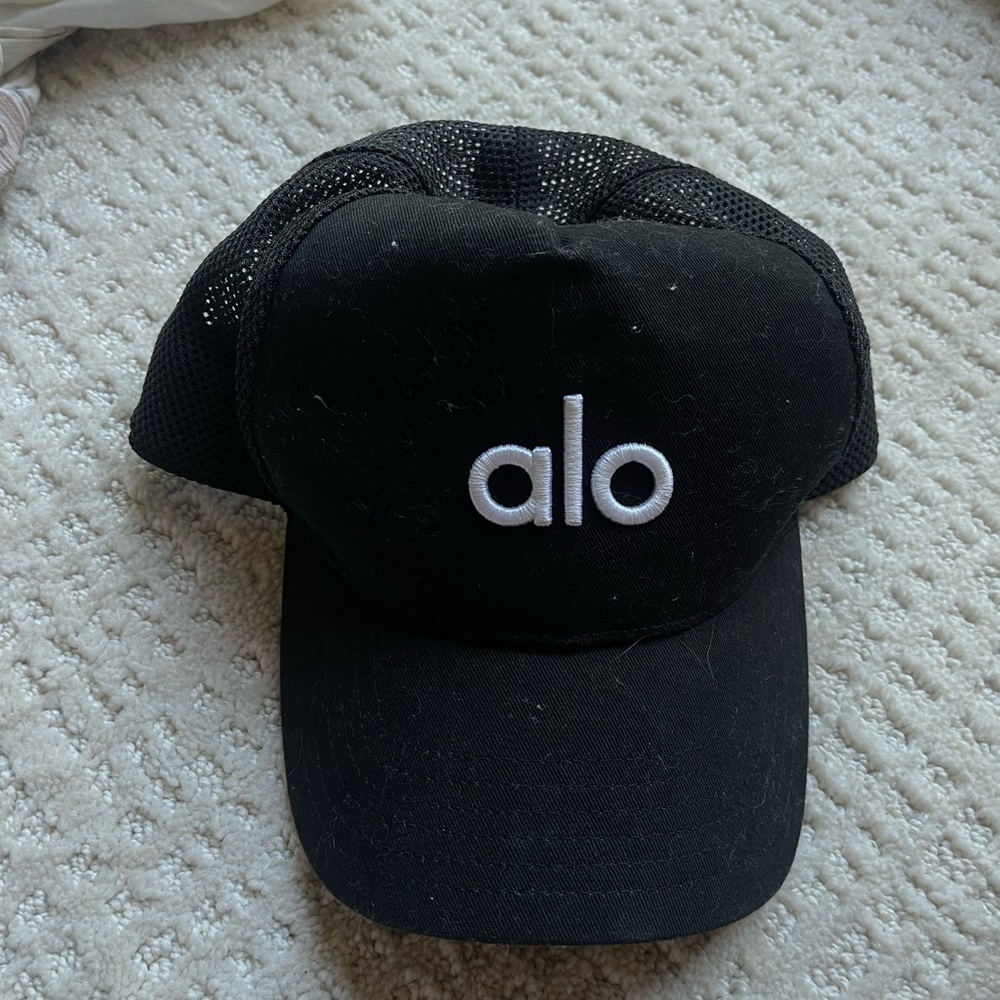 Alo trucker hat unisex